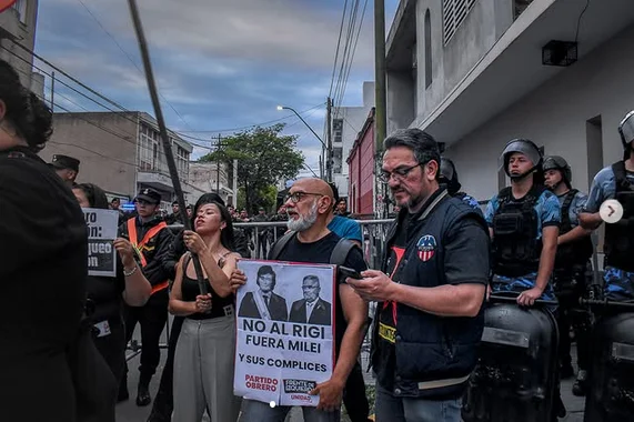 Protestas y repudio a Milei en su visita a Catamarca.