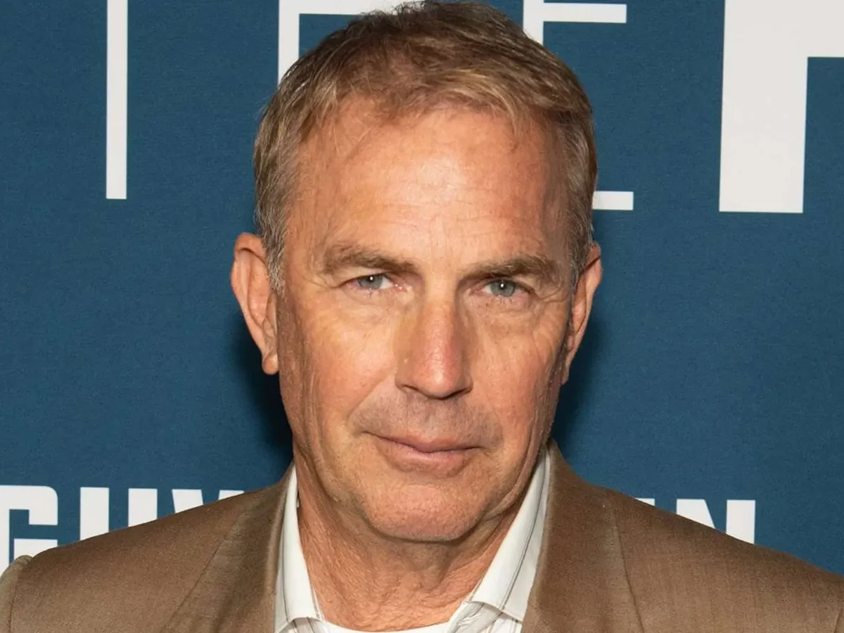 Kevin Michael Costner.