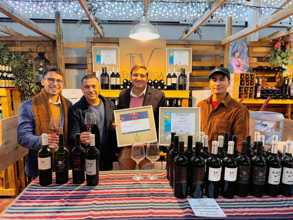 Stand Tinogasta Fiesta Nacional e Internacional del Poncho 2025.