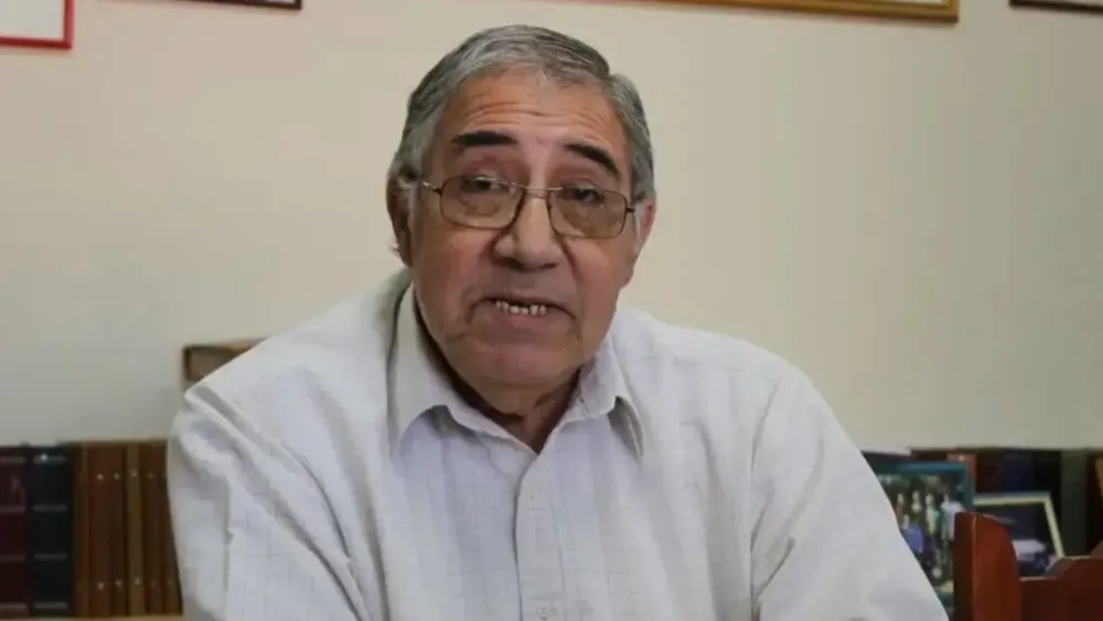 Roberto González.