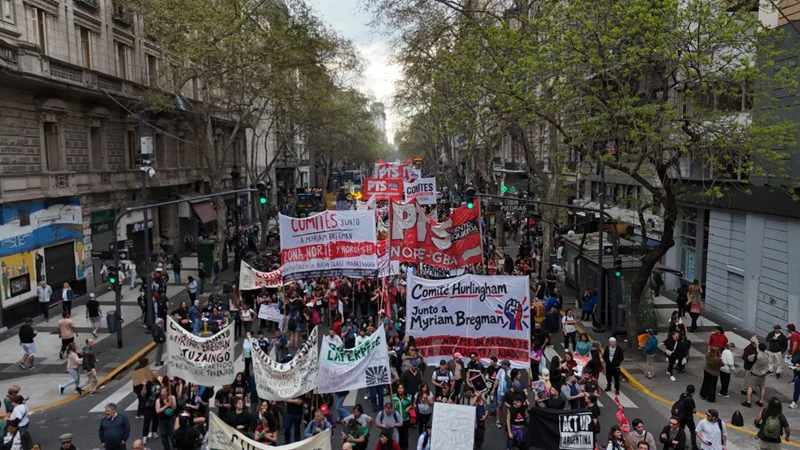 Marcha de la Bronca contra el régimen libertario de Milei.