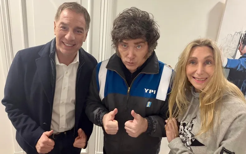 Diego César Santilli, Javier Gerardo Milei y Karina Elizabeth Milei.