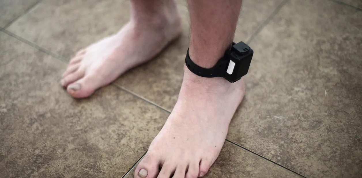 Tobillera electrónica judicial/policial.