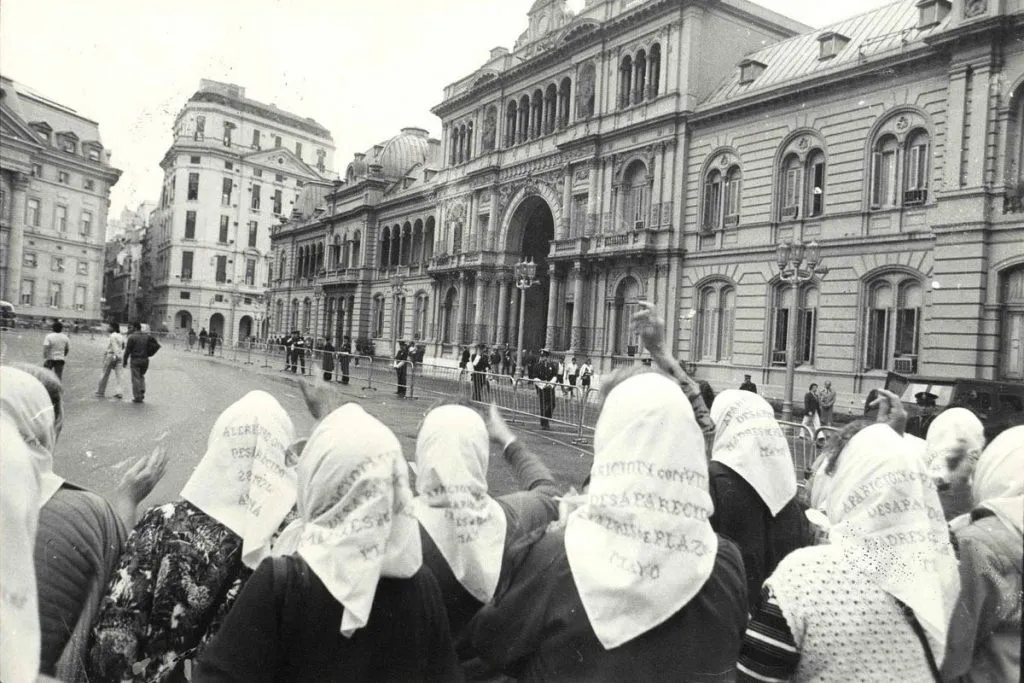 Abuelas de Plaza de Mayo.