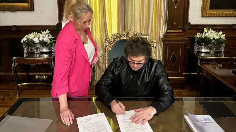 Karina Elizabeth Milei  y Javier Gerardo Milei.