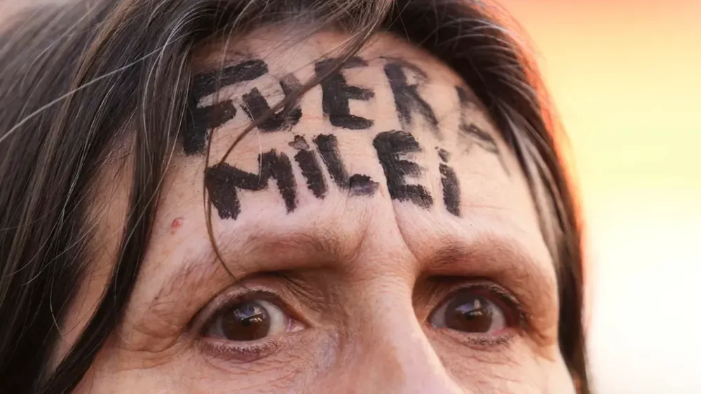 Mujeres argentinas: "Fuera Milei".