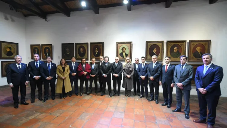 Gobernadores junto a Milei en la vigilia del 9 de Julio de 2026.