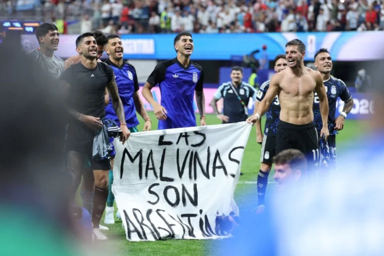 Las Malvinas son Argentinas.