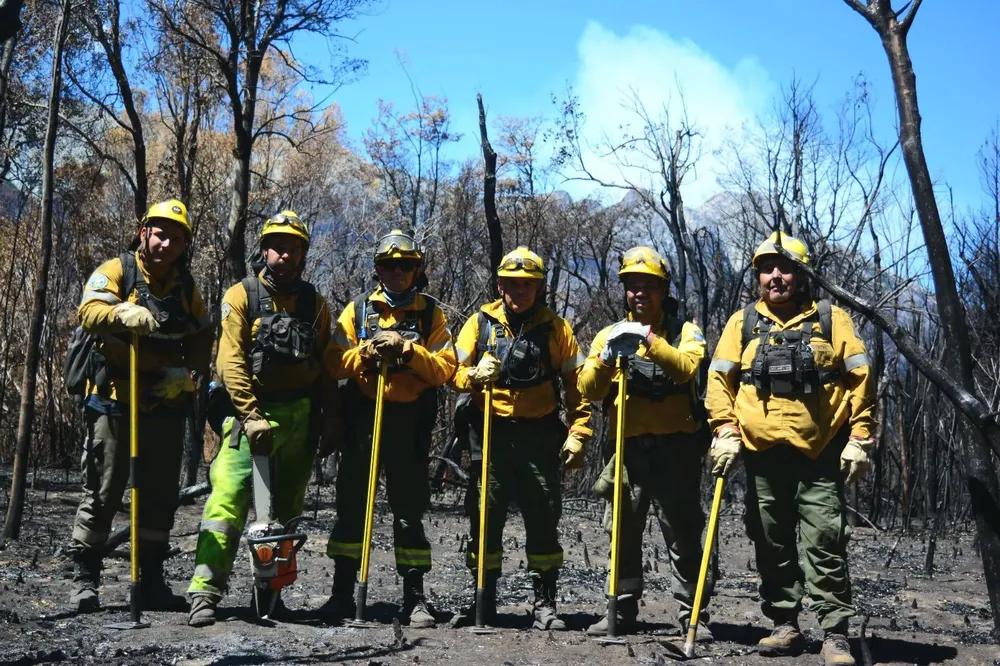Brigadistas de Catamarca en la Patagonia. 