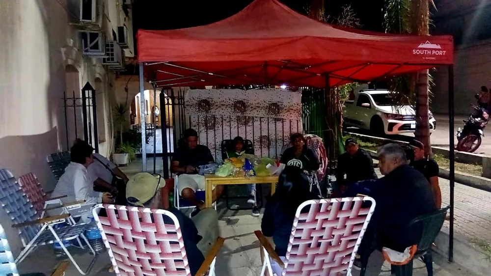 Municipales de Andalgalá en reclamo de mejoras salariales. 