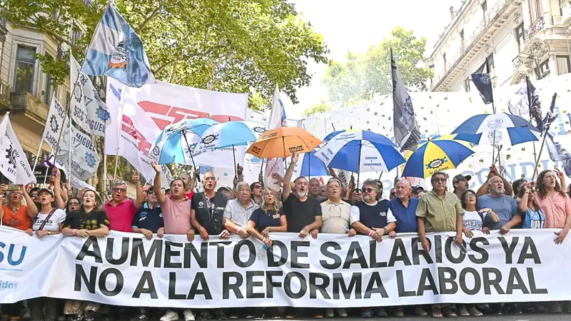 Gremios de la CGT y la CTA. 