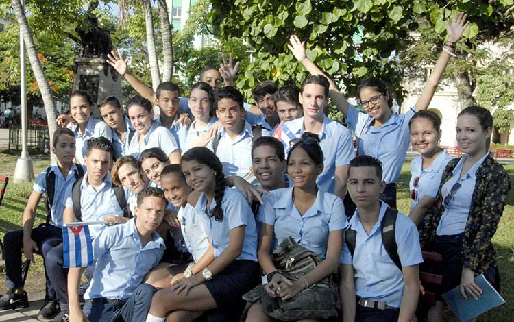 Estudiantes cubanos.