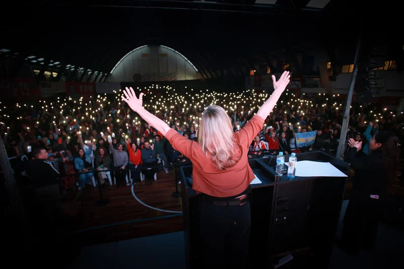 Myriam Teresa Bregman.