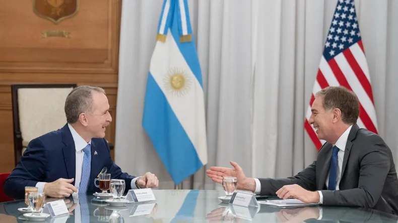 Peter Lamelas y Diego César Santilli.