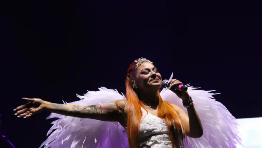 Cecilia Lourdes Fernández, conocida artísticamente como Lowrdez.