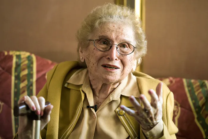 ♰ Rosa Tarlovsky de Roisinblit.