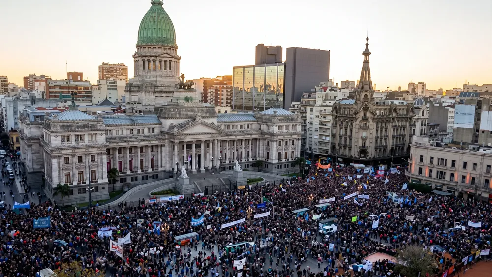 Marchas, movilizaciones y protestas contra el régimen libertario de Milei. 