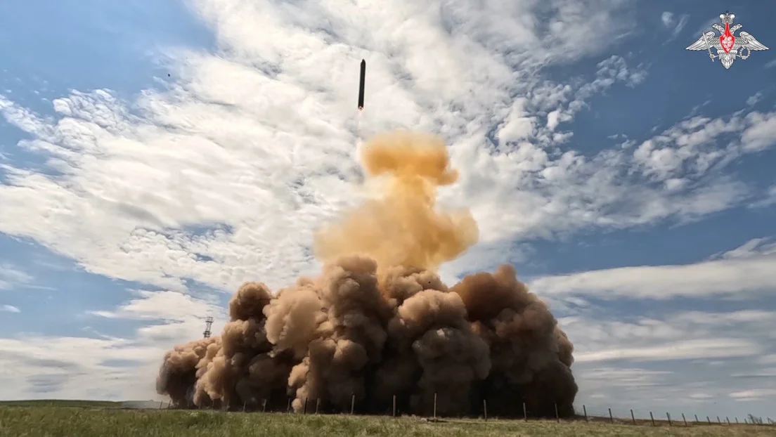 SARMAT - Misil balístico intercontinental pesado (ICBM).