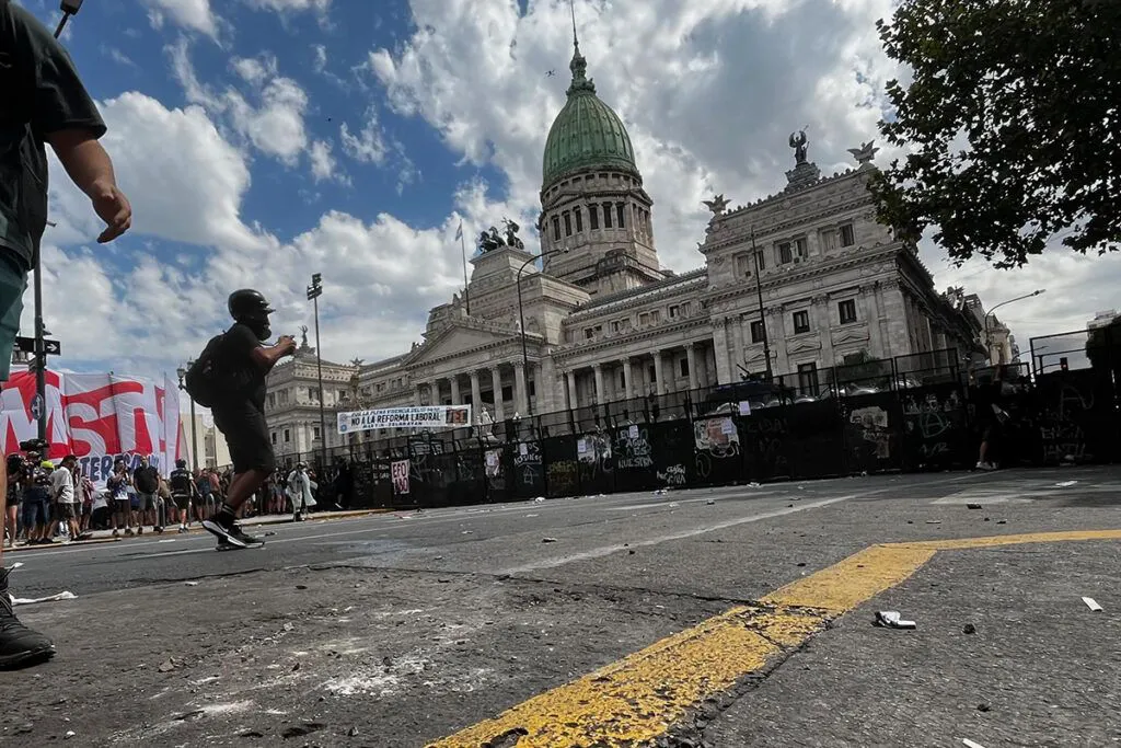 Paro y movilización contra la Reforma Laboral esclavista del régimen de Milei.