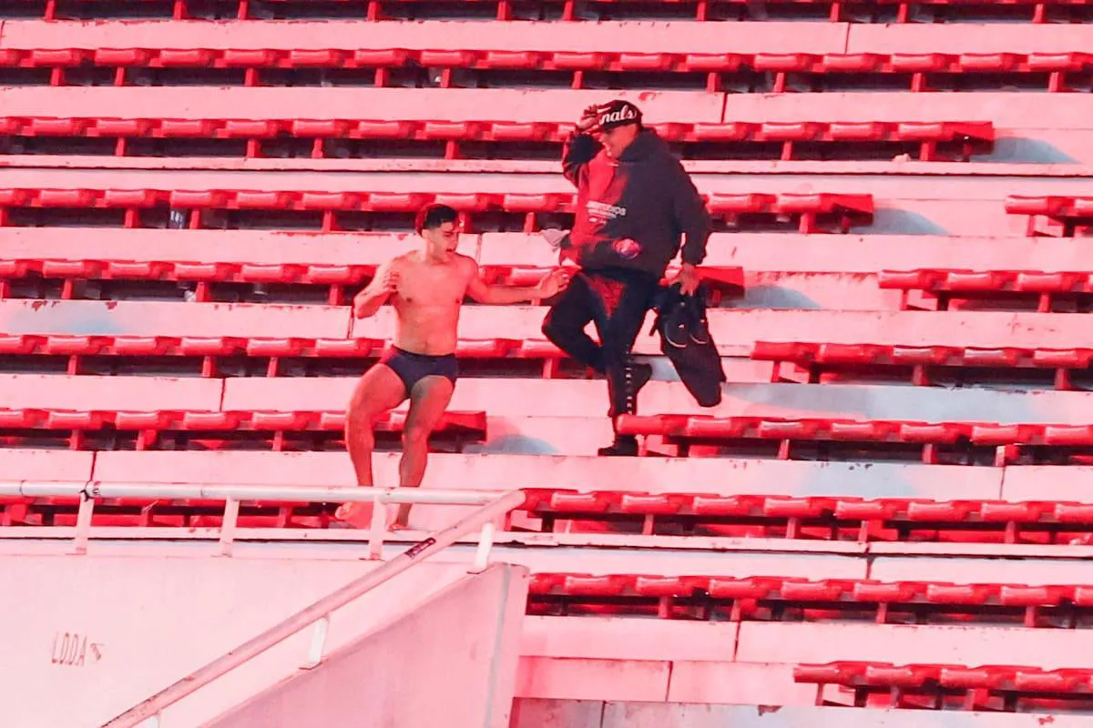 Disturbios ante la U de Chile.