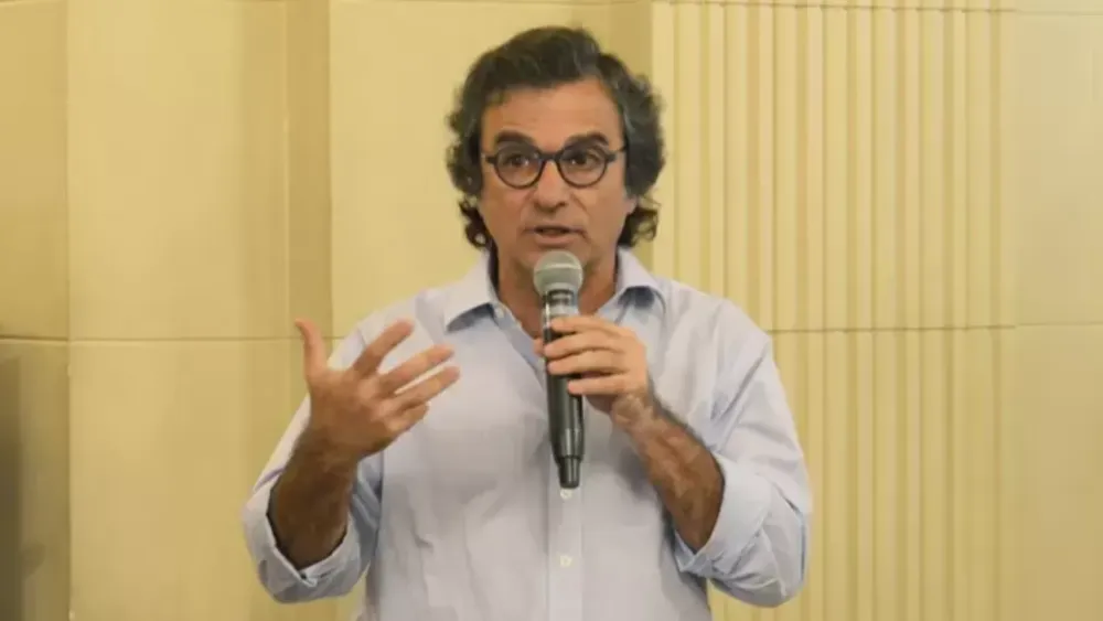 Carlos Frugoni.