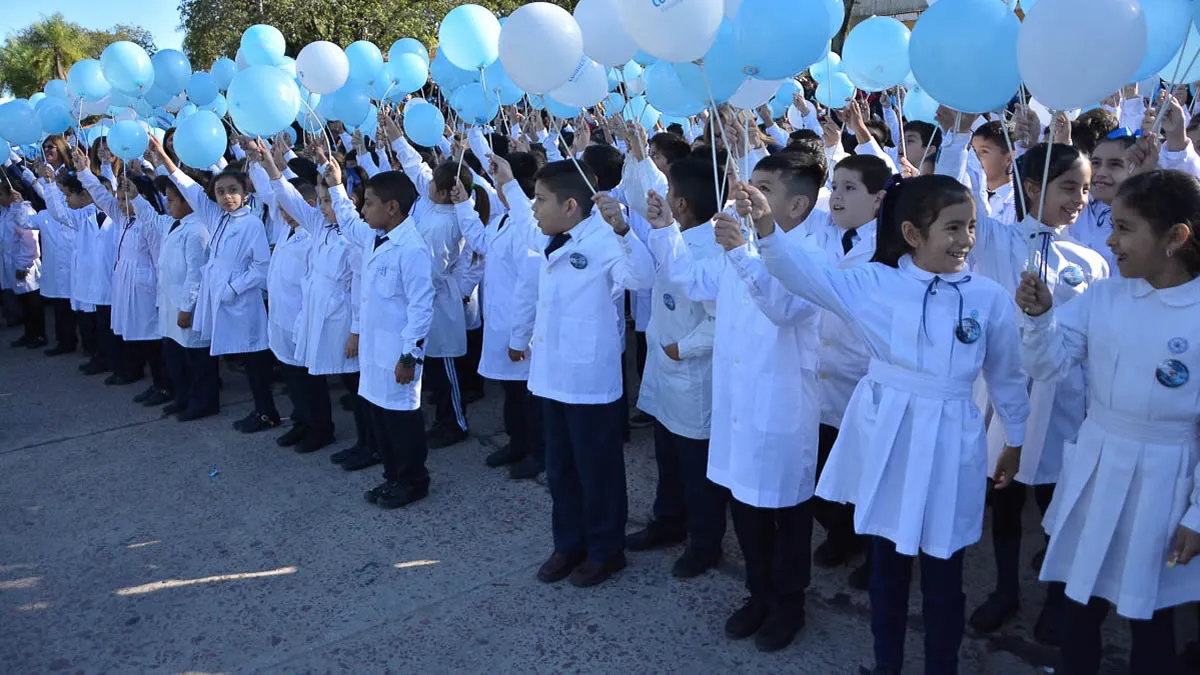 Alumnos de escuelas primarias.