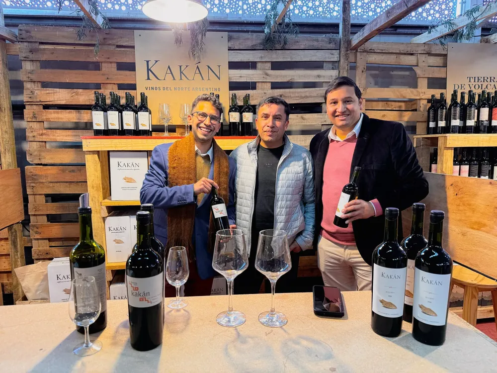 Stand Tinogasta Fiesta Nacional e Internacional del Poncho 2025.