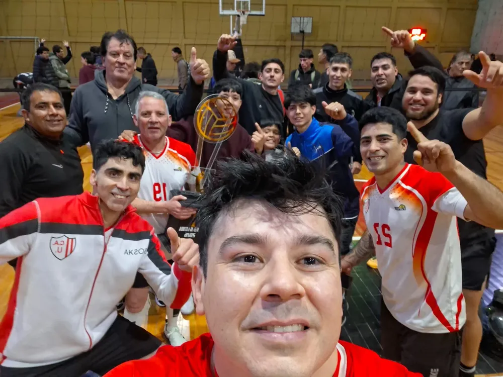 Equipo de Vóley del Club Unión de Malligasta de Chilecito (La Rioja).
