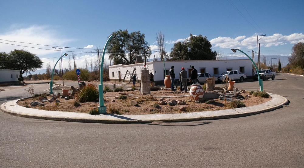 Rotonda “La Hilandera y la Dama de Agua”, Palo Blanco, Fiambalá.
