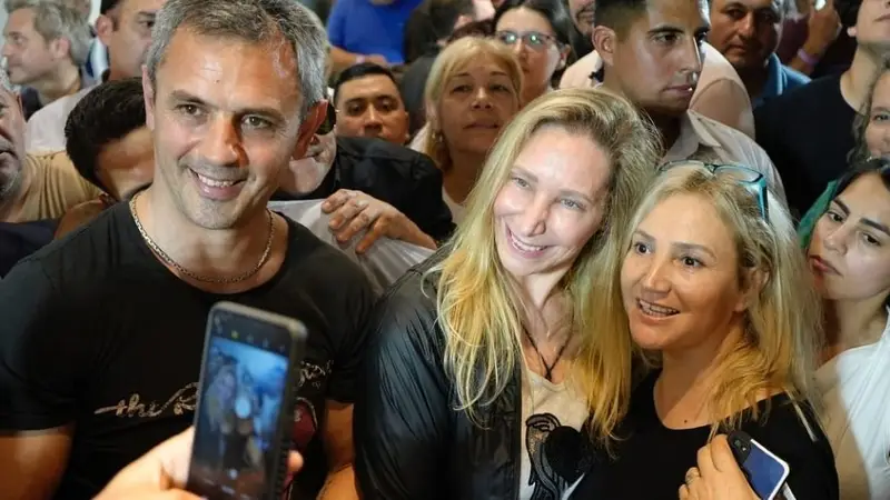 Martín Alexis Menem y Karina Elizabeth Milei.