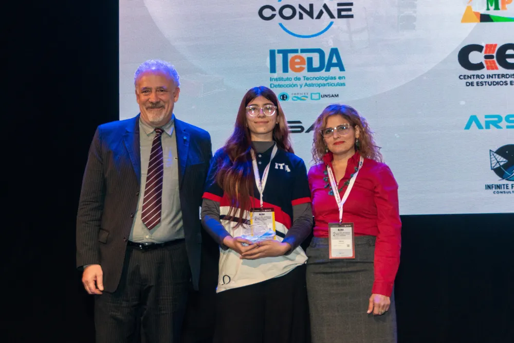 Federico Golmar, Eowlyn Montenegro y Ana María Llois.