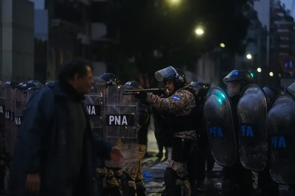 Represión brutal y salvaje del régimen libertario de Milei. 