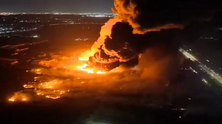 Incendio del depósito de la empresa Logischem.