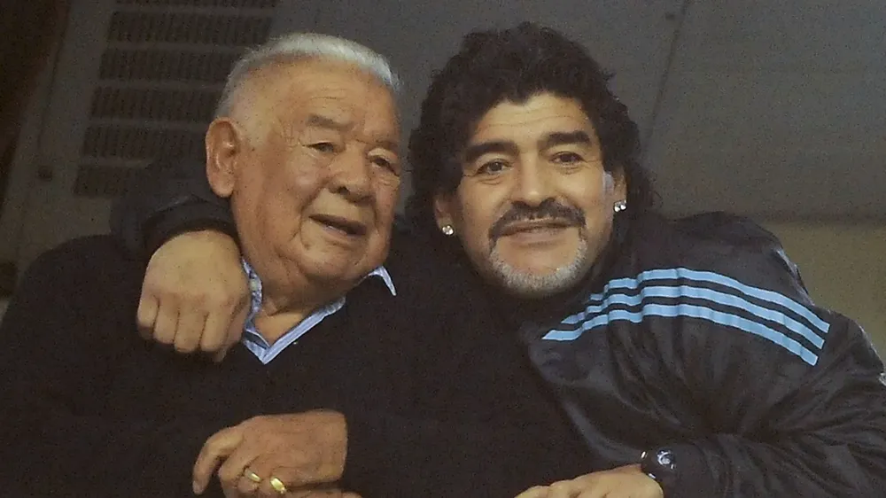 ♰ Diego Maradona y ♰ Diego Armando Maradona.