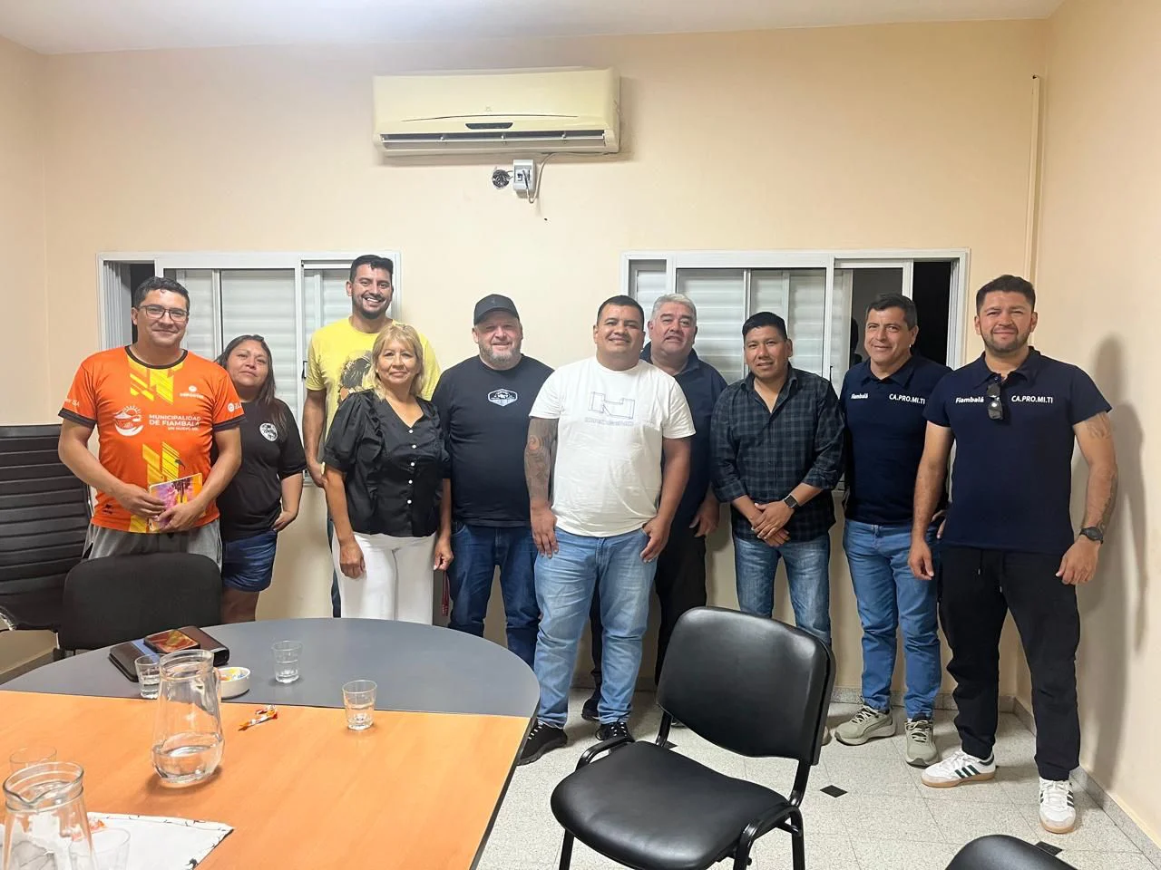 Raúl Ángel Úsqueda y representantes de la Cámara de Producción, Provisión y Servicios Mineros de Tinogasta.