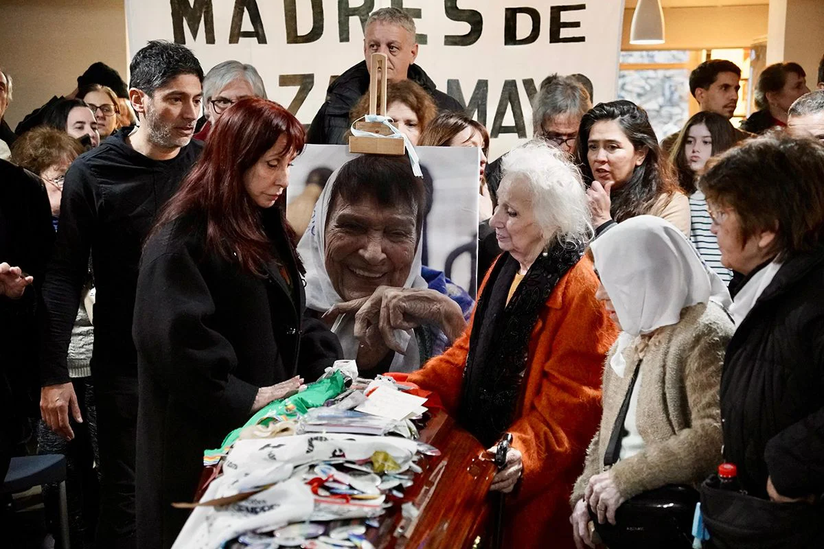 Velatorio de ♰ Lidia Stella Mercedes Miy Uranga, más conocida como Taty Almeida.