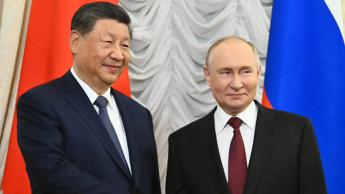 Xi Jinping 习近平 y Vladímir Vladímirovich Putin Влади́мир Влади́мирович Пу́тин.