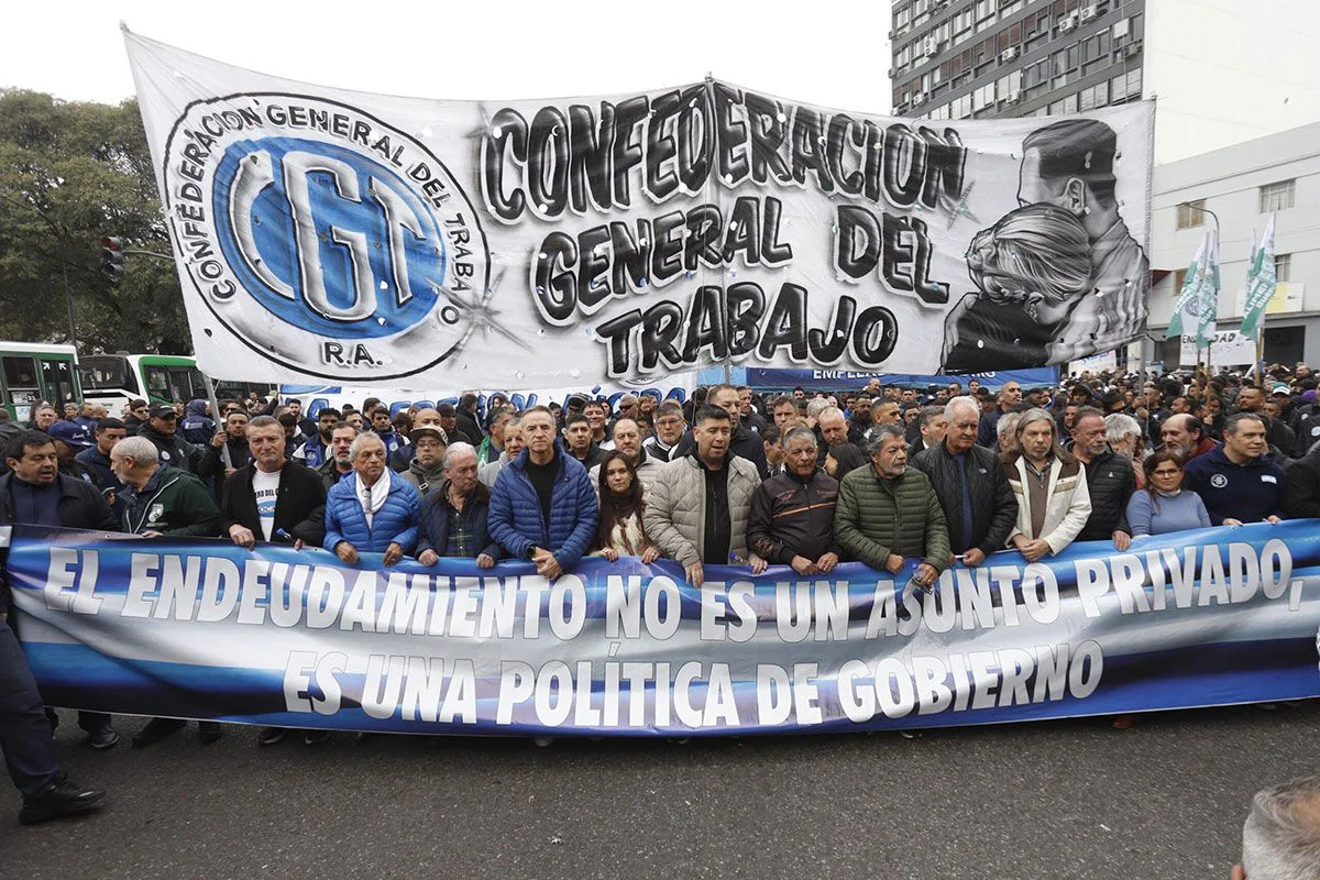 Marcha endeudados - CGT-CTA-UTEP.