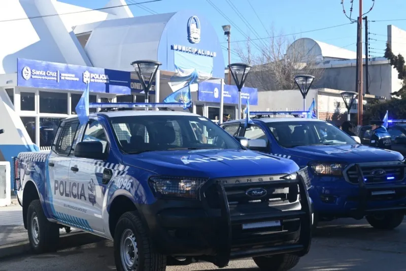 Policía de Santa Cruz.